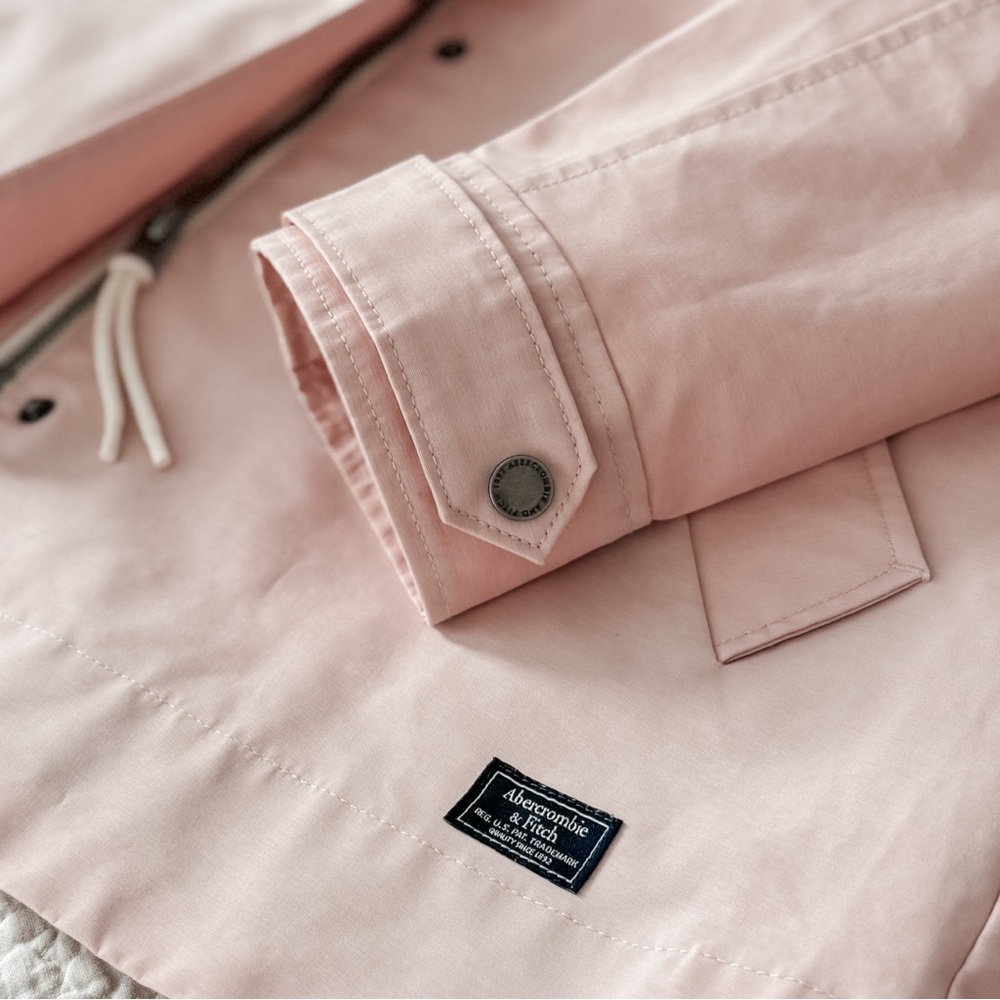 Abercrombie & Fitch Classic Rain Jacket in Blush Pink - Picture 7 of 12